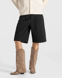 Bermuda Shorts Black Dame